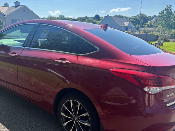 Hyundai i40 Saloon, Diesel, 2016, Red