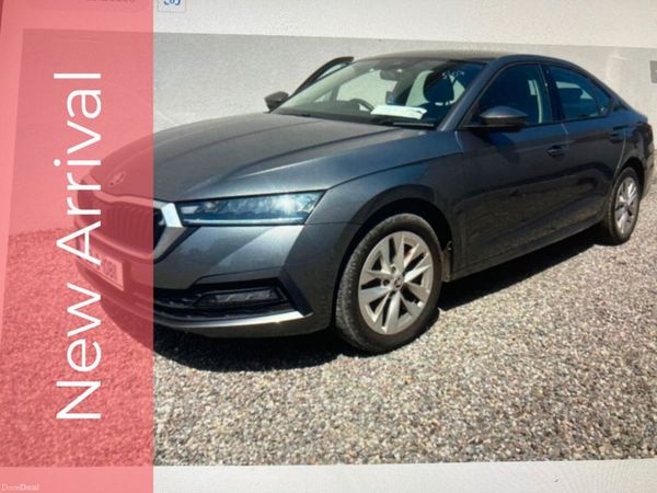 Skoda Octavia Saloon, Diesel, 2023, Grey