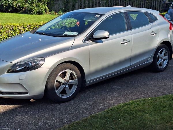 Volvo V40 Hatchback, Diesel, 2014, Silver