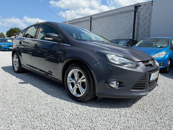 Ford Focus Hatchback, Petrol, 2012, Grey