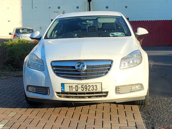 Vauxhall Insignia Hatchback, Diesel, 2011, White