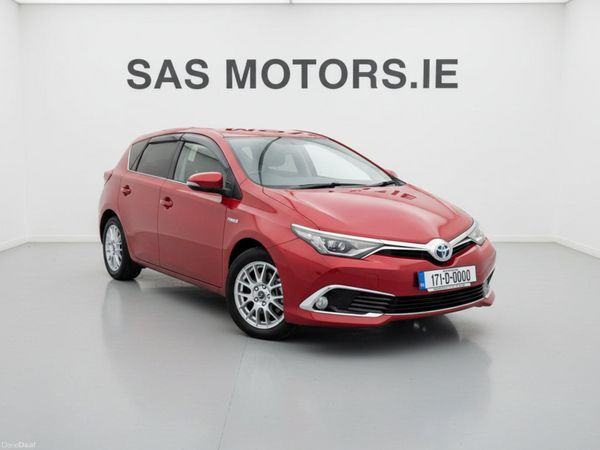 Toyota Auris Hatchback, Petrol Hybrid, 2017, Red