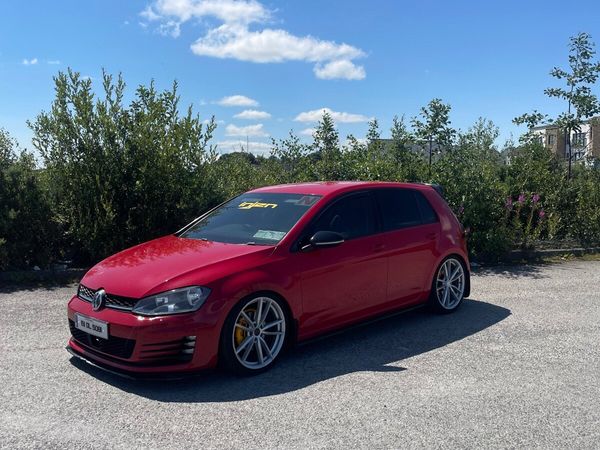 Volkswagen Golf Hatchback, Diesel, 2015, Red