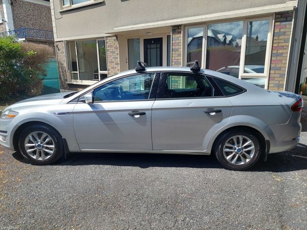 Ford Mondeo Saloon, Diesel, 2011, Silver