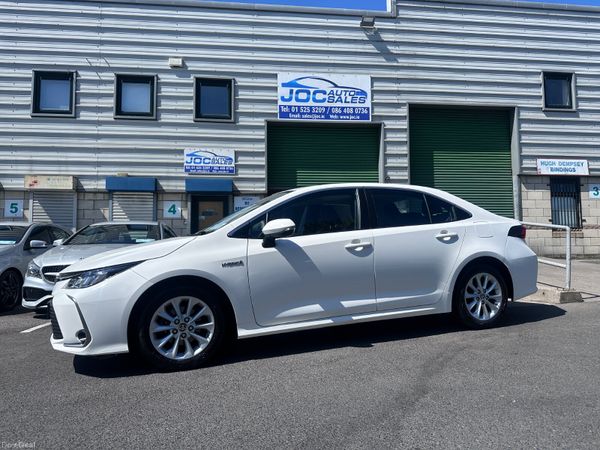Toyota Corolla Saloon, Petrol Hybrid, 2021, White