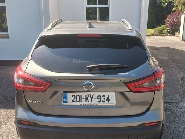 Nissan Qashqai MPV, Petrol, 2020, Grey