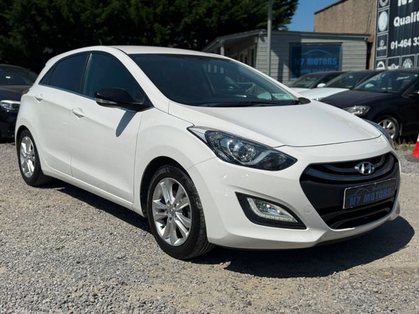 Hyundai i30 Hatchback, Petrol, 2014, White