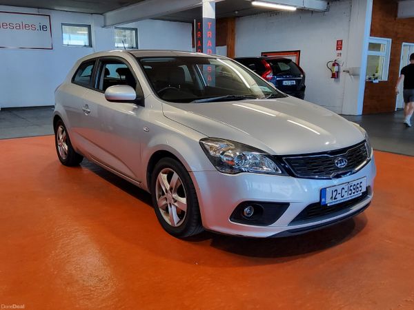 Kia Ceed Hatchback, Diesel, 2012, Silver