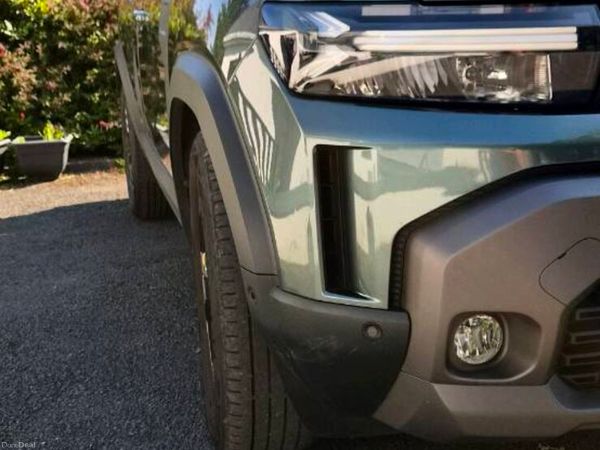 Dacia Duster SUV, Petrol Hybrid, 2025, Green