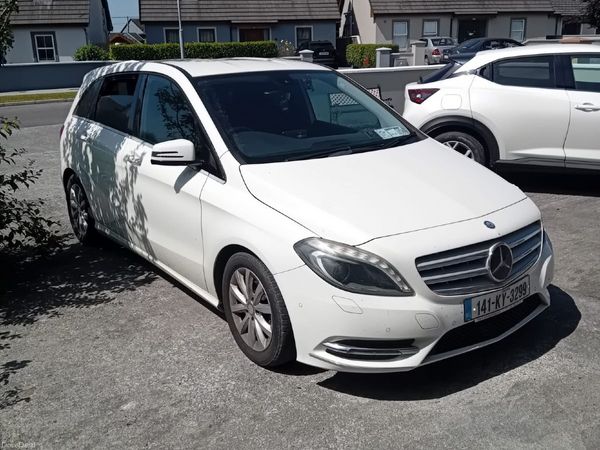 Mercedes-Benz B-Class MPV, Petrol, 2014, White