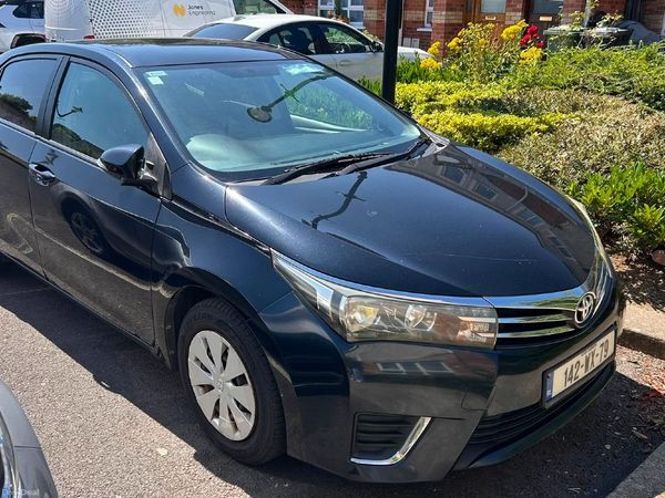 Toyota Corolla Saloon, Diesel, 2014, Black