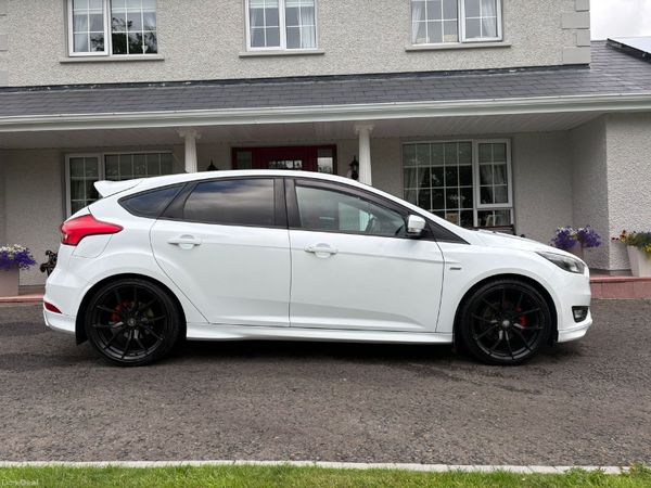 Ford Focus Hatchback, Diesel, 2017, White