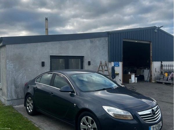 Vauxhall Insignia Saloon, Diesel, 2011, Blue