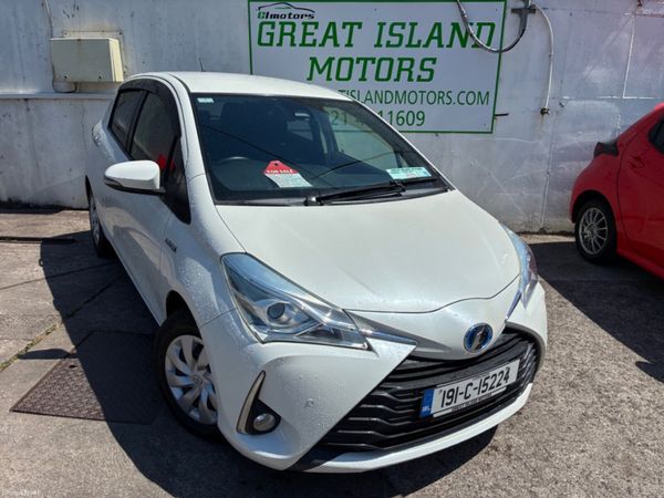 Toyota Vitz Hatchback, Petrol Hybrid, 2019, White