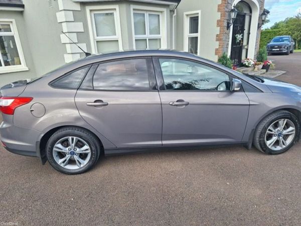 Ford Focus Saloon, Petrol, 2014, Brown