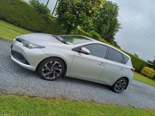 Toyota Auris Hatchback, Diesel, 2017, Grey