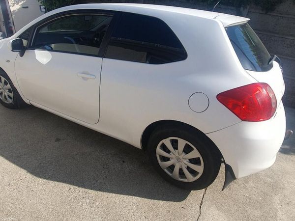 Toyota Auris Hatchback, Diesel, 2008, White