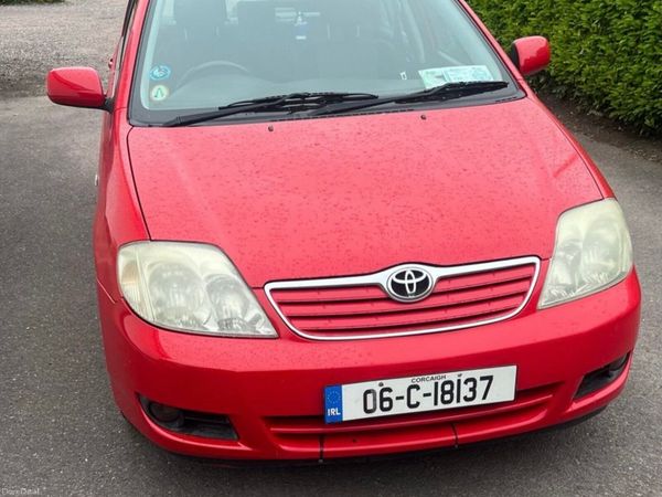 Toyota Corolla Saloon, Diesel, 2006, Red