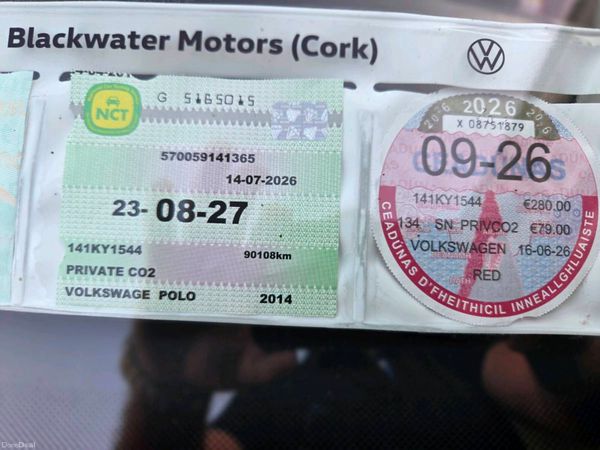 Volkswagen Polo Hatchback, Petrol, 2014, Red