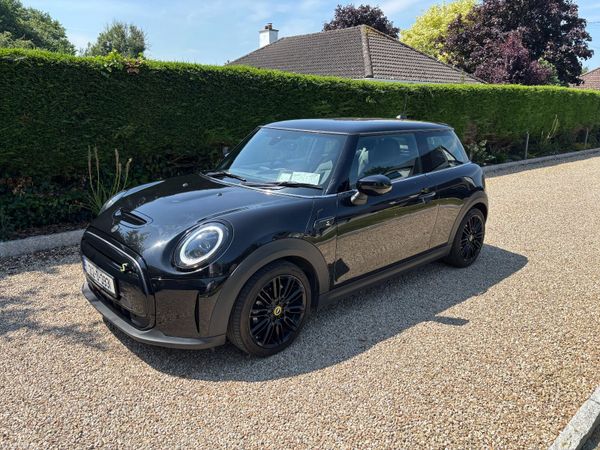 Mini Cooper Hatchback, Electric, 2021, Black