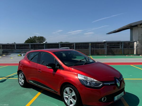 Renault Clio Hatchback, Petrol, 2016, Red