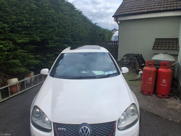 Volkswagen Golf Hatchback, Petrol, 2006, White