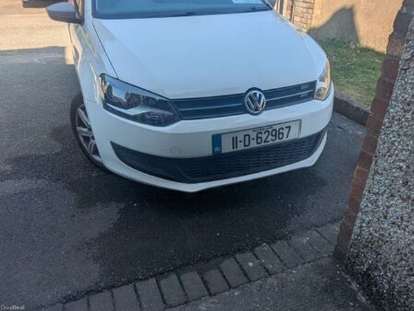 Volkswagen Polo Hatchback, Petrol, 2011, White