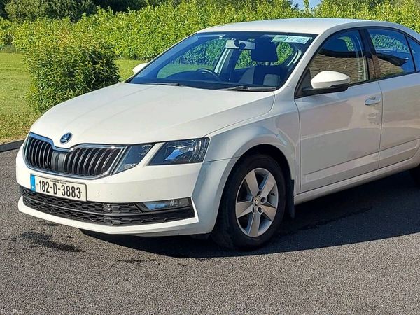 Skoda Octavia Saloon, Diesel, 2018, White