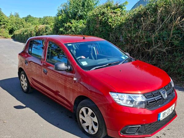 Dacia Sandero Hatchback, Petrol, 2018, Red