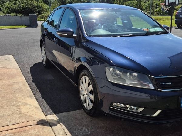 Volkswagen Passat Saloon, Diesel, 2013, Blue