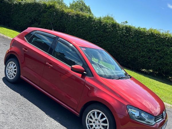 Volkswagen Polo Hatchback, Petrol, 2014, Red