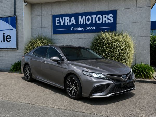 Toyota Camry Saloon, Petrol Hybrid, 2021, Grey