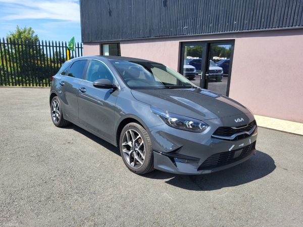 Kia Ceed Hatchback, Petrol, 2023, Grey