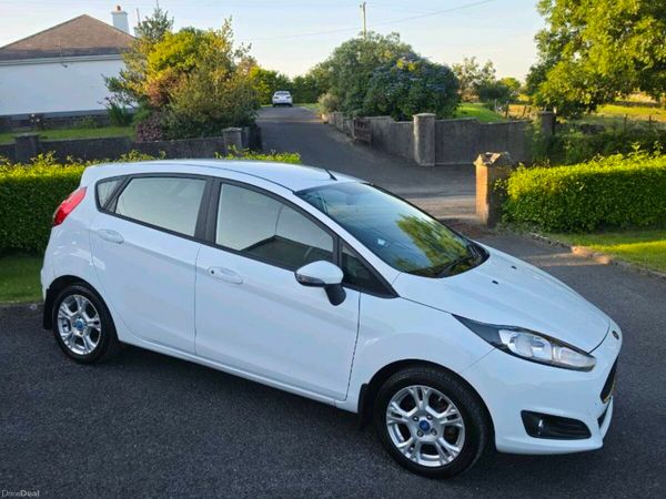 Ford Fiesta Hatchback, Petrol, 2016, White