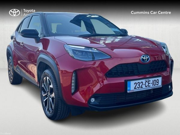 Toyota Yaris Cross Hatchback, Petrol Hybrid, 2023, Red