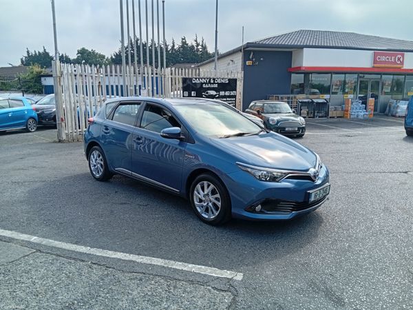 Toyota Auris MPV, Petrol Hybrid, 2016, Blue