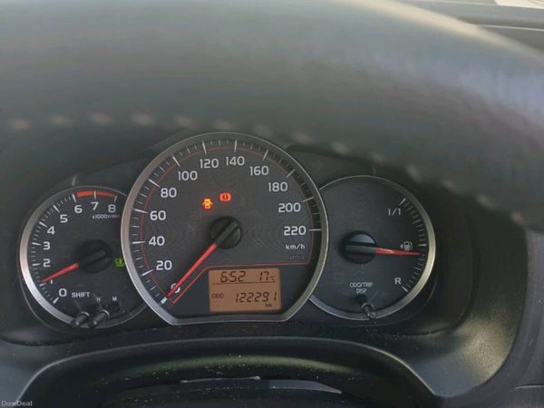 Toyota Yaris Hatchback, Petrol, 2014, Silver