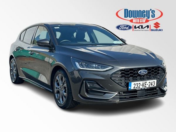 Ford Focus Hatchback, Petrol, 2023, Grey
