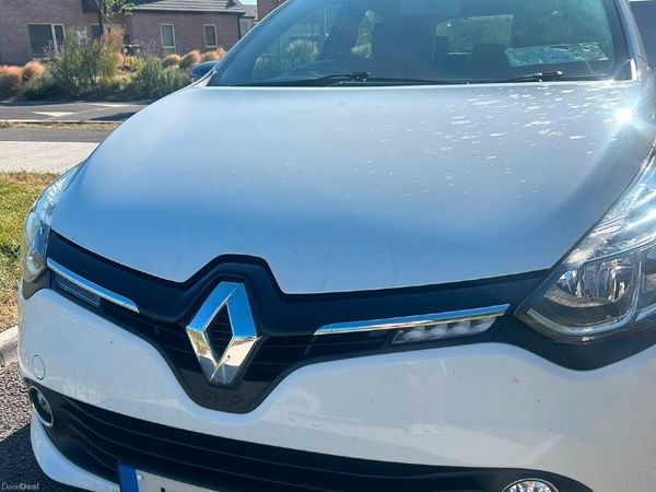 Renault Clio Hatchback, Petrol, 2014, White