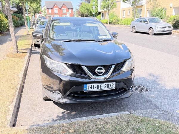 Nissan Qashqai Hatchback, Diesel, 2014, Black