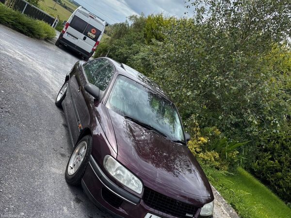 Vauxhall Omega Saloon, Petrol, 1994, Red