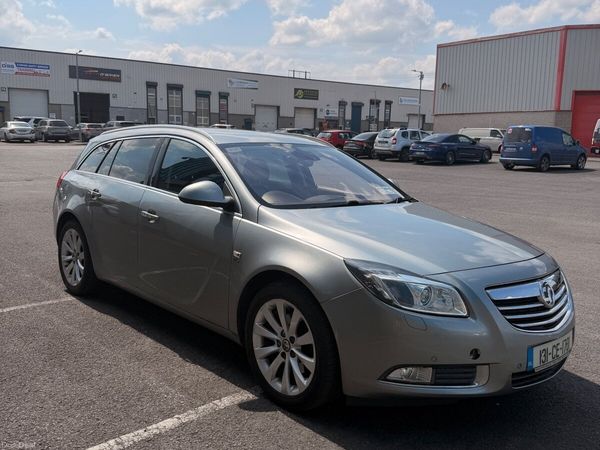 Vauxhall Insignia Estate, Diesel, 2013, Silver
