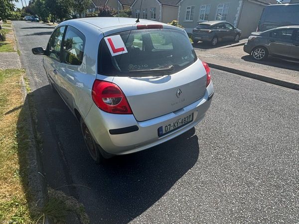 Renault Clio Hatchback, Petrol, 2007, Silver
