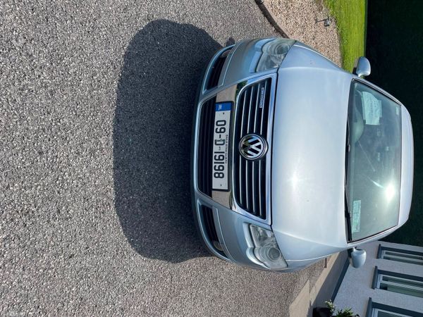 Volkswagen Passat Saloon, Diesel, 2009, Blue