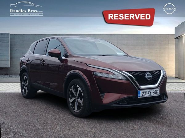 Nissan Qashqai MPV, Petrol, 2023, Red
