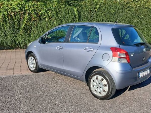 Toyota Yaris Hatchback, Petrol, 2010, Blue