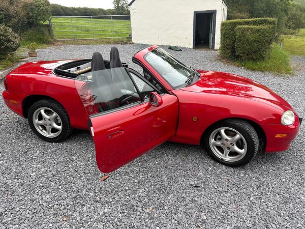 Mazda MX-5 Convertible, Petrol, 2004, Red