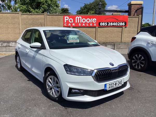 Skoda Fabia Hatchback, Petrol, 2022, White