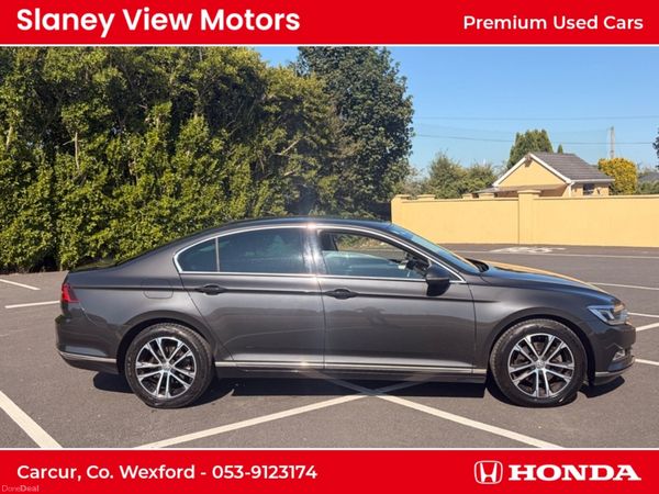 Volkswagen Passat Saloon, Diesel, 2019, Grey