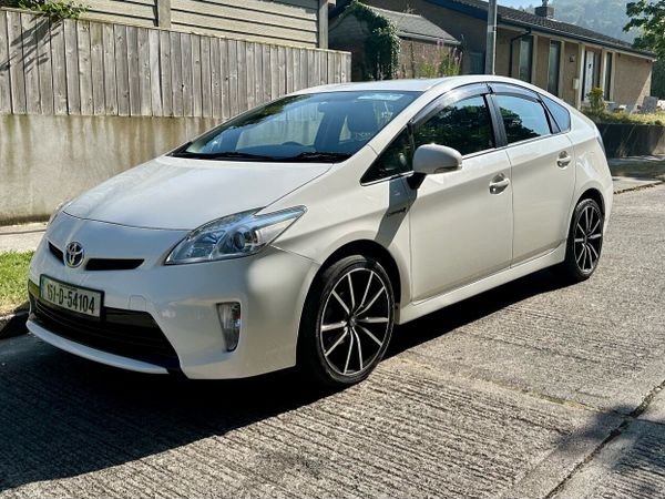 Toyota Prius Hatchback, Petrol Hybrid, 2015, White